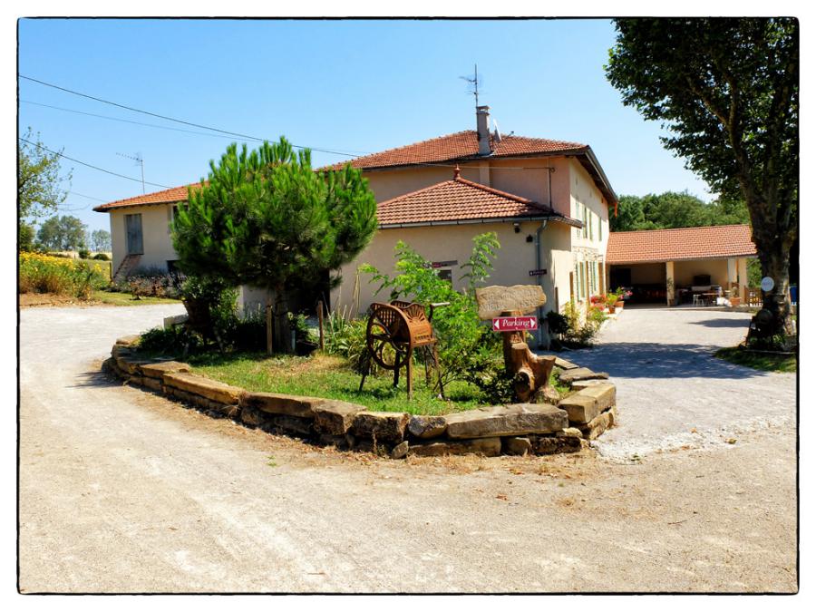 Chambres et table d'hotes 38 Bellegarde Poussieu, 30 mn sud Vienne, 65 km sud Lyon, A7 sortie Chanas, face au Vercors, La mare du vieux chene