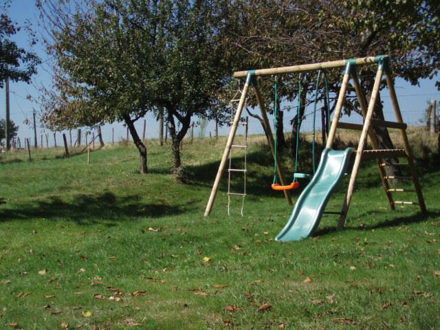 Chambres et table d'hotes 38 Bellegarde Poussieu, 30 mn sud Vienne, 65 km sud Lyon, A7 sortie Chanas, face au Vercors, La mare du vieux chene