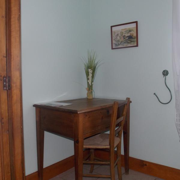 Chambres et table d'hotes 38 Bellegarde Poussieu, 30 mn sud Vienne, 65 km sud Lyon, A7 sortie Chanas, face au Vercors, La mare du vieux chene