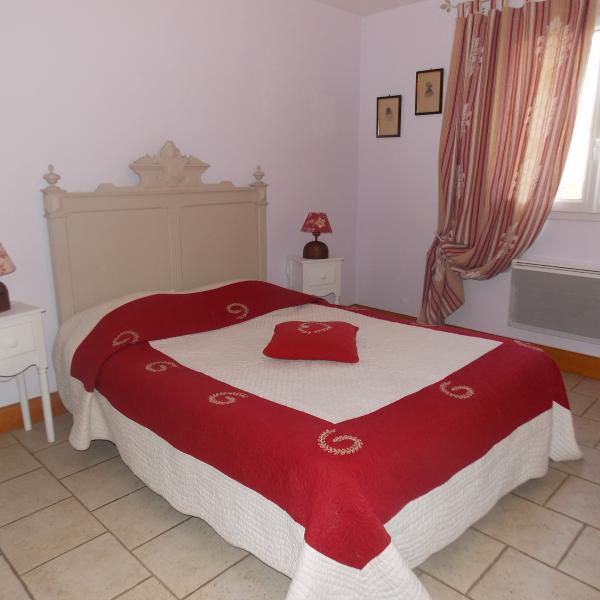 Chambres et table d'hotes 38 Bellegarde Poussieu, 30 mn sud Vienne, 65 km sud Lyon, A7 sortie Chanas, face au Vercors, La mare du vieux chene