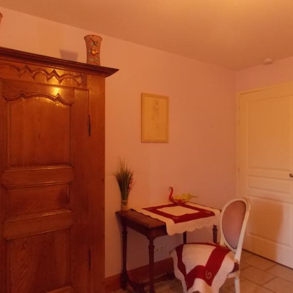 Chambres et table d'hotes 38 Bellegarde Poussieu, 30 mn sud Vienne, 65 km sud Lyon, A7 sortie Chanas, face au Vercors, La mare du vieux chene