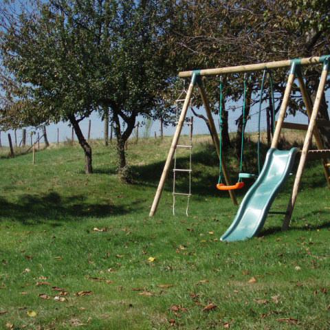 Chambres et table d'hotes 38 Bellegarde Poussieu, 30 mn sud Vienne, 65 km sud Lyon, A7 sortie Chanas, face au Vercors, La mare du vieux chene