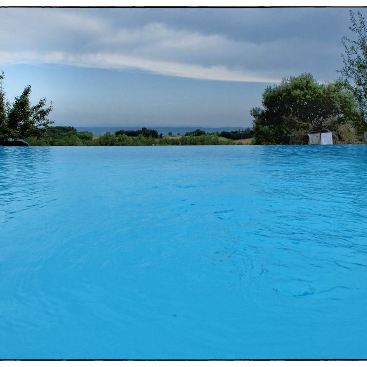 Chambres et table d'hotes 38 Bellegarde Poussieu, 30 mn sud Vienne, 65 km sud Lyon, A7 sortie Chanas, face au Vercors, La mare du vieux chene