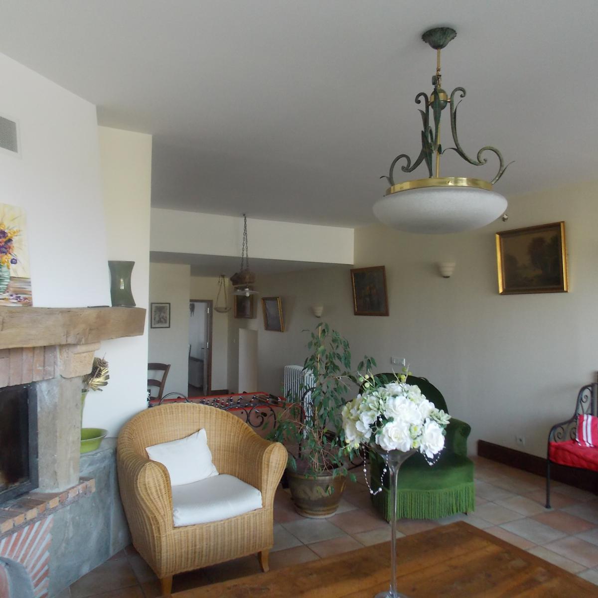 Chambres et table d'hotes 38 Bellegarde Poussieu, 30 mn sud Vienne, 65 km sud Lyon, A7 sortie Chanas, face au Vercors, La mare du vieux chene