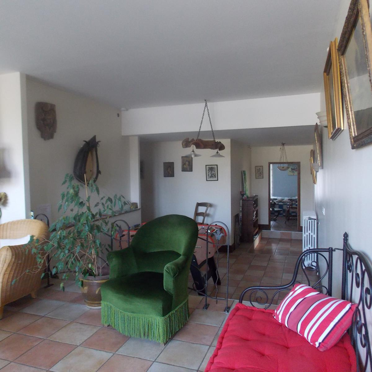 Chambres et table d'hotes 38 Bellegarde Poussieu, 30 mn sud Vienne, 65 km sud Lyon, A7 sortie Chanas, face au Vercors, La mare du vieux chene