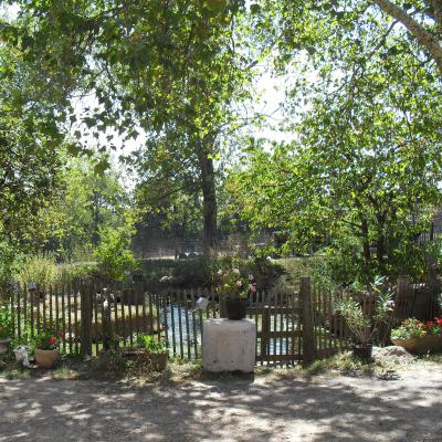 Chambres et table d'hotes 38 Bellegarde Poussieu, 30 mn sud Vienne, 65 km sud Lyon, A7 sortie Chanas, face au Vercors, La mare du vieux chene