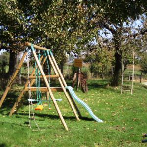 Chambres et table d'hotes 38 Bellegarde Poussieu, 30 mn sud Vienne, 65 km sud Lyon, A7 sortie Chanas, face au Vercors, La mare du vieux chene